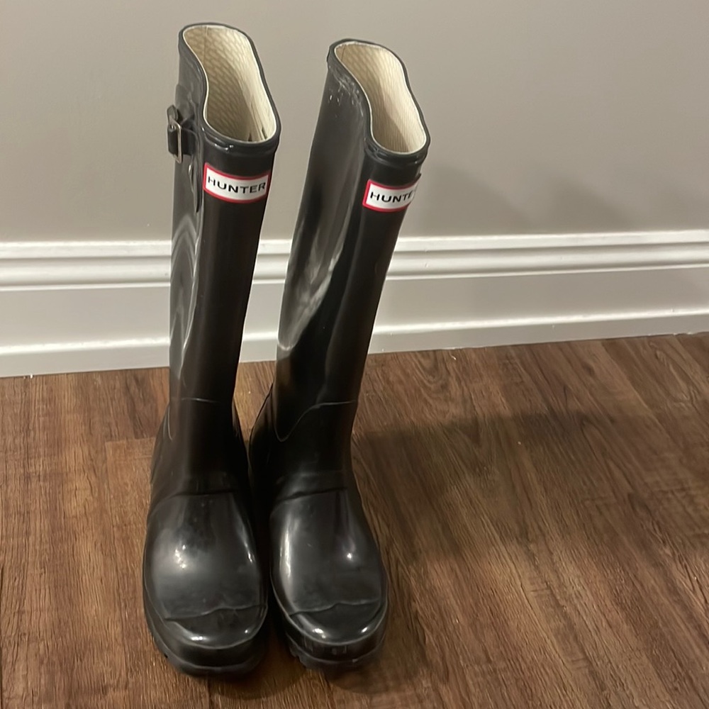 Black Hunter Original Gloss Boots - size 6/7F